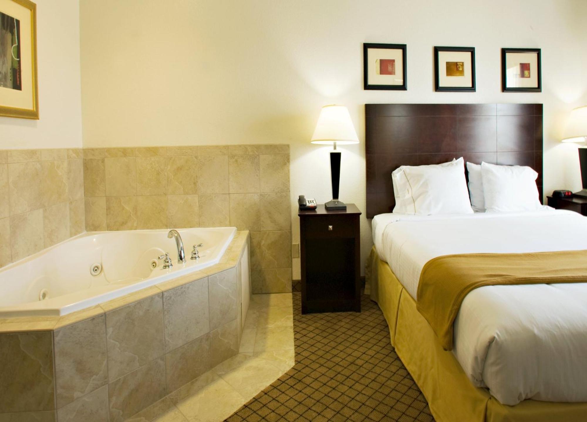 Holiday Inn Express Childress By Ihg Exterior foto