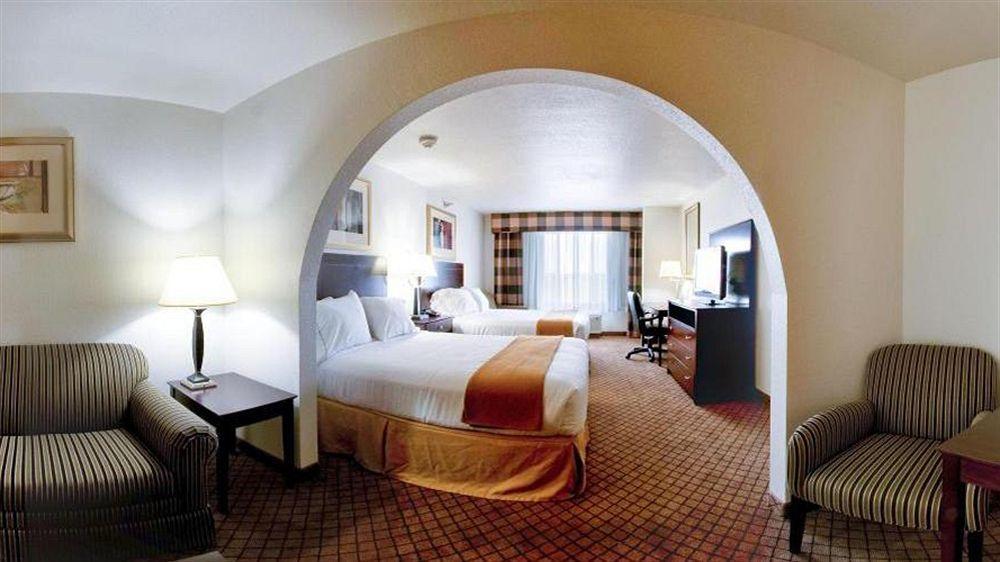 Holiday Inn Express Childress By Ihg Exterior foto