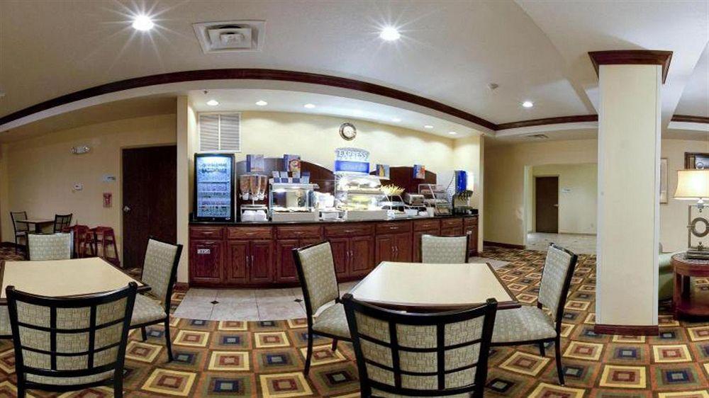 Holiday Inn Express Childress By Ihg Exterior foto