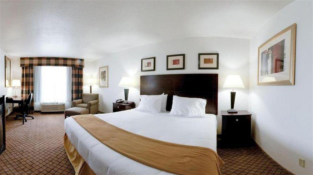 Holiday Inn Express Childress By Ihg Exterior foto